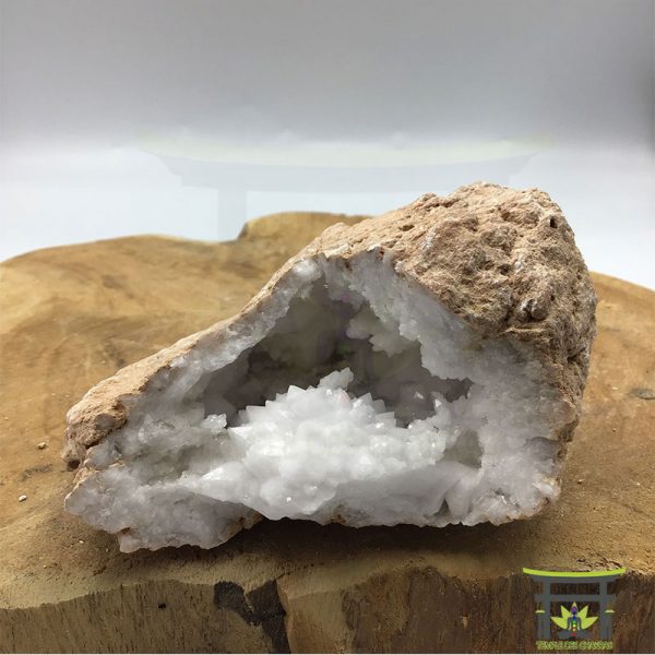 geode-de-quartz-blanc-moyenne-260grs